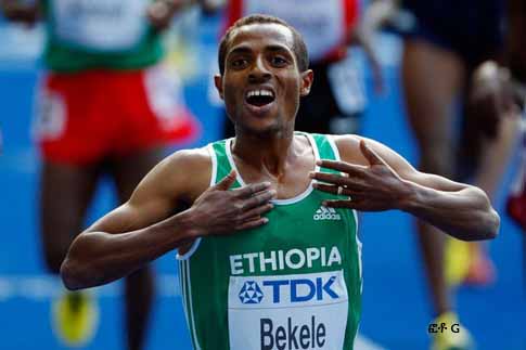 BERLIN: Kenenisa Bekele of Ethiopia celebrates winning the gold medal in the men's 5000 Metres Final during day nine of the 12th IAAF World Athletics Championships at the Olympic Stadium on August 23, 2009 in Berlin, Germany.