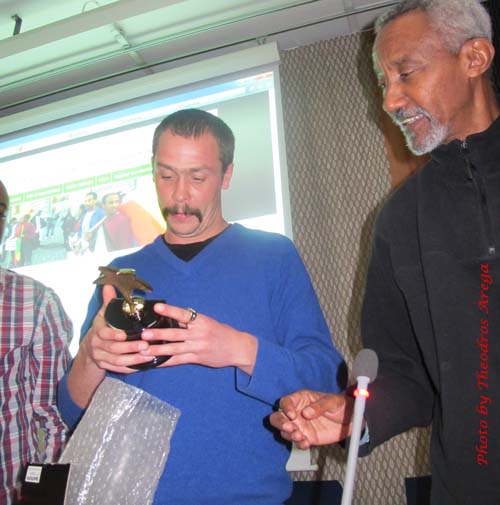 በስዊድን የኢትዮጵያ ስደተኞች ማኅበር አባላት ከጋዜጠኛ ዮሐን ፐርሾን ጋር ተወያዩ
