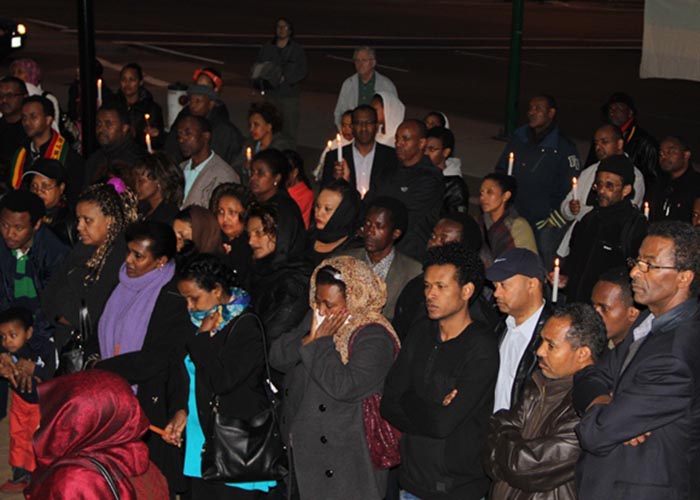 Vancouver vigil, April 25, 2015. በቫንኩቨር የሻማ ማብራት ሥነሥርዓት