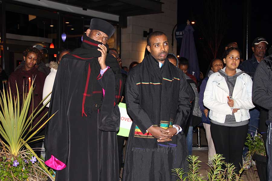 Vancouver vigil, April 25, 2015. በቫንኩቨር የሻማ ማብራት ሥነሥርዓት