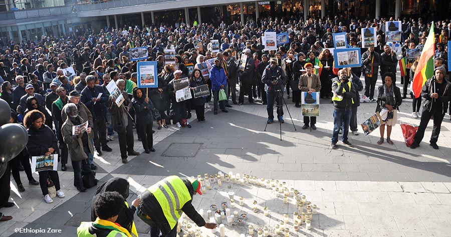 Ethiopians and Eritrians protested in Sweden. በስዊድን ኢትዮጵያውያንና ኤርትራውያን በጋራ ኀዘናቸውን ተወጡ Ethiopians and Eritrians protested in Sweden. በስዊድን ኢትዮጵያውያንና ኤርትራውያን በጋራ ኀዘናቸውን ተወጡ