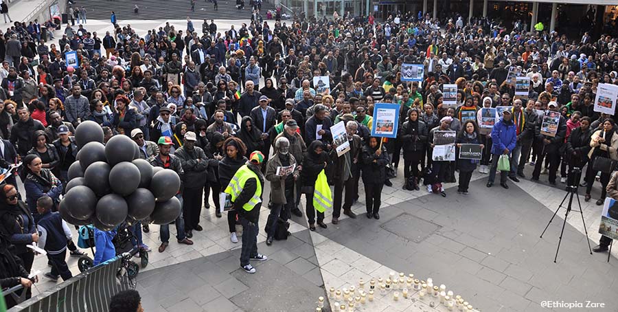 Ethiopians and Eritrians protested in Sweden. በስዊድን ኢትዮጵያውያንና ኤርትራውያን በጋራ ኀዘናቸውን ተወጡ Ethiopians and Eritrians protested in Sweden. በስዊድን ኢትዮጵያውያንና ኤርትራውያን በጋራ ኀዘናቸውን ተወጡ
