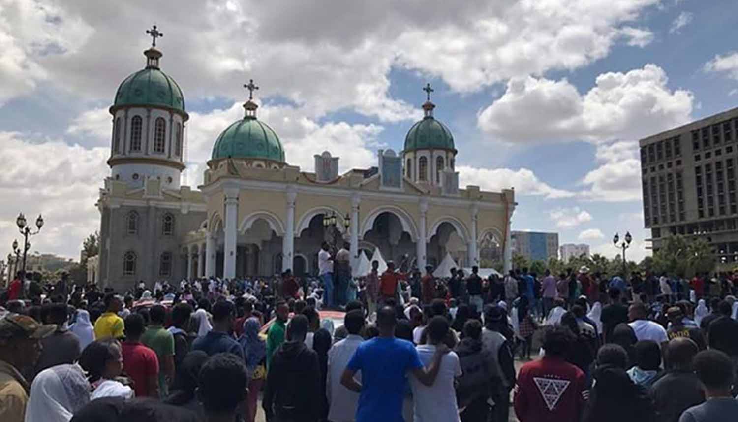 Thousends gather at funeral for 2 youngster killed in 22, Addis Abab. (January 6, 2020)