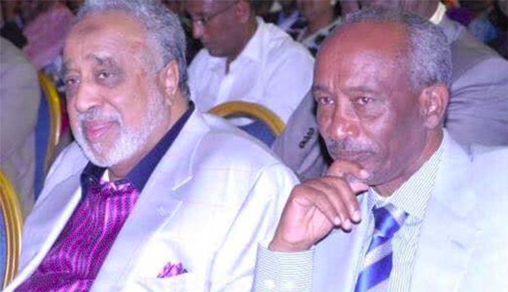 ሼህ ሙሐመድ ሑሴን አል-አሙዲ (በግራ)፤ ዶ/ር አረጋ ይርዳው (በቀኝ)